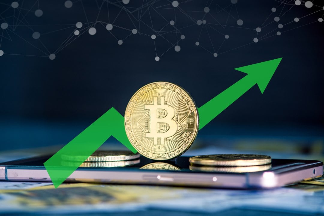 Bitcoin: oggi il valore sale del 5%