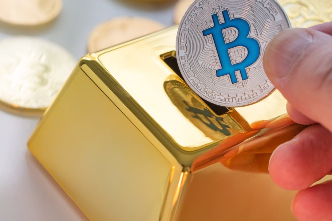 Peter Schiff: “bitcoin non può sostituire l’oro”