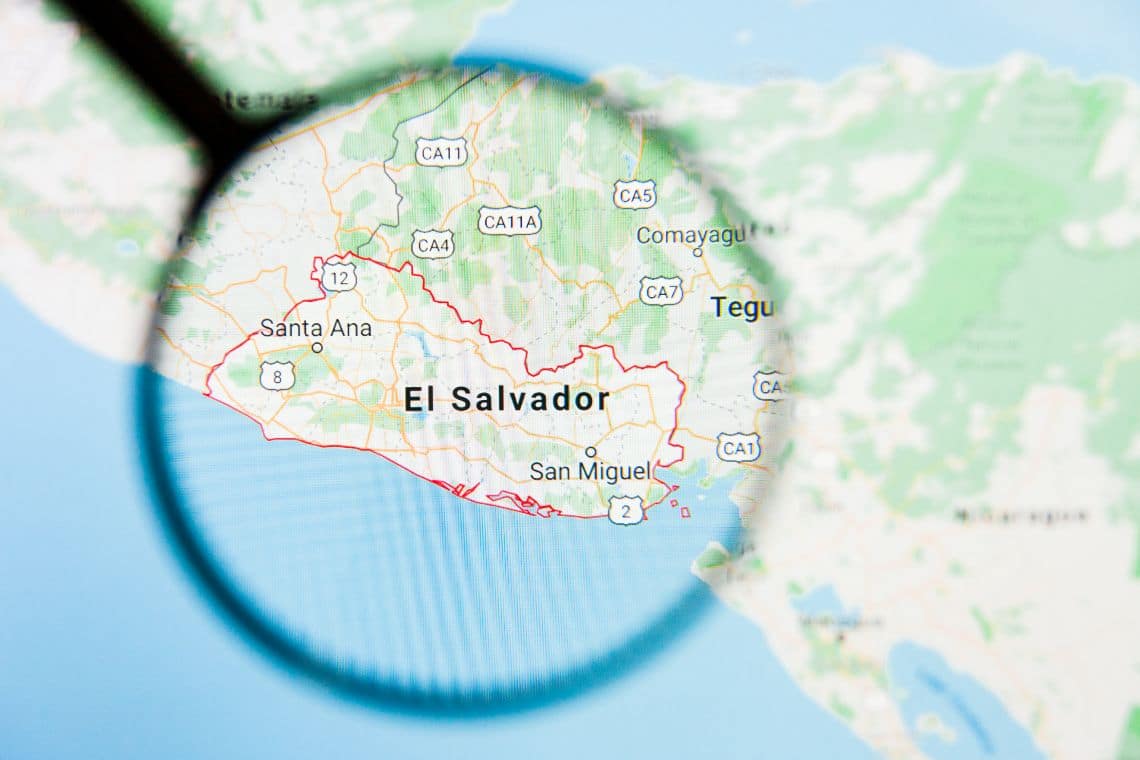 El Salvador, via a progetti blockchain con Algorand