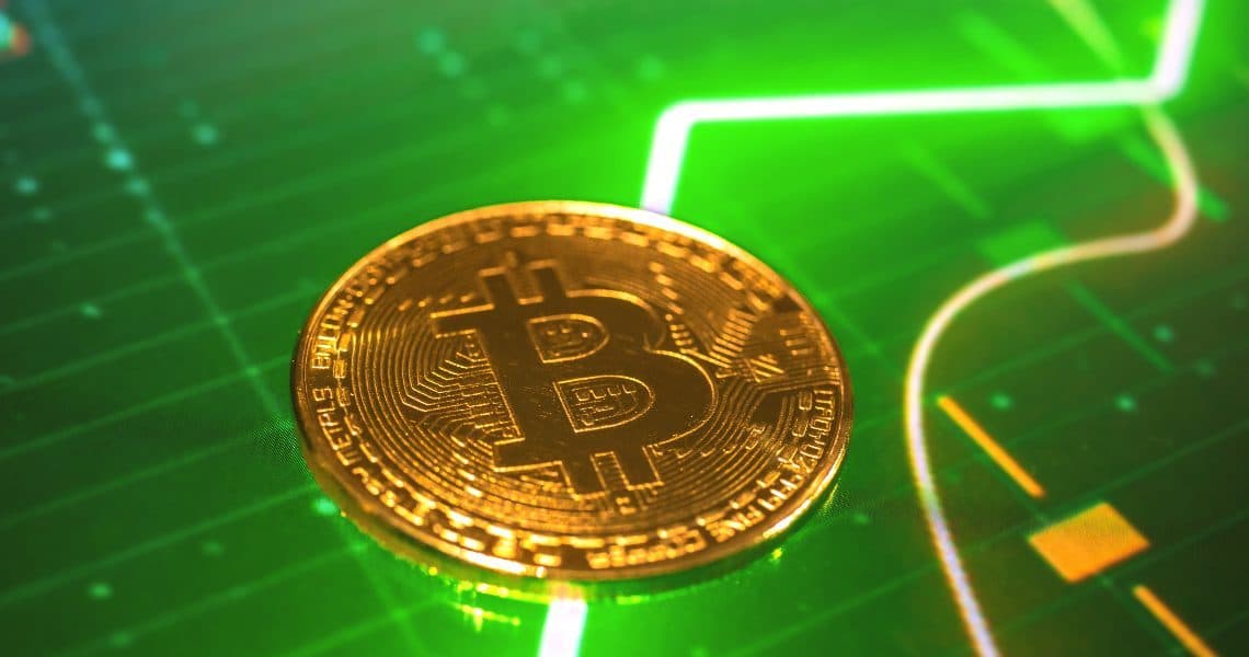 Nuovo ATH per Bitcoin: raggiunti i 66.000 dollari