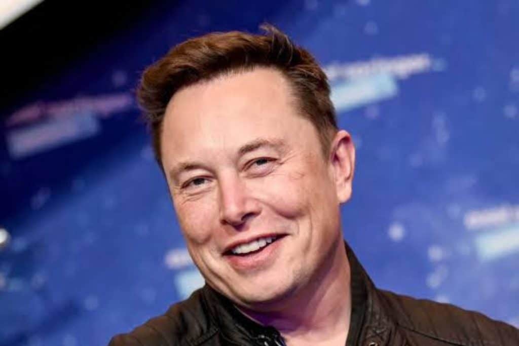 Elon Musk: “il nuovo NFT picture profile di Twitter è fastidioso”