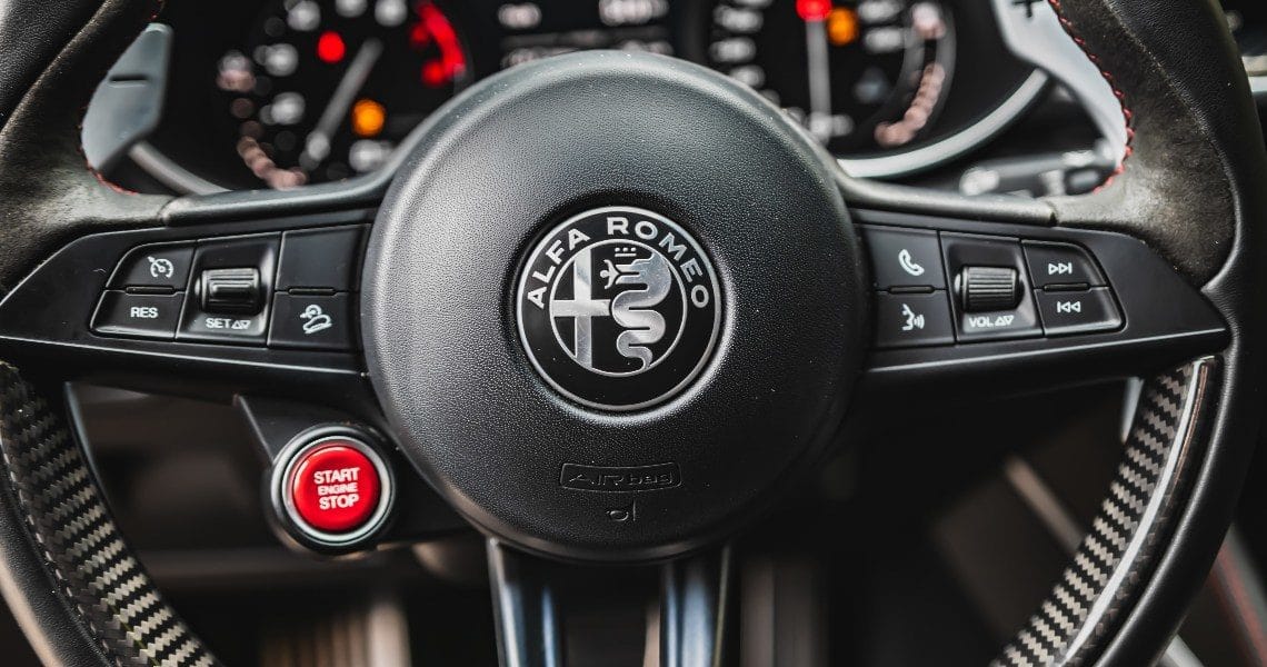 NFT news: Alfa Romeo certifica la sua SUV Tonale su Blockchain