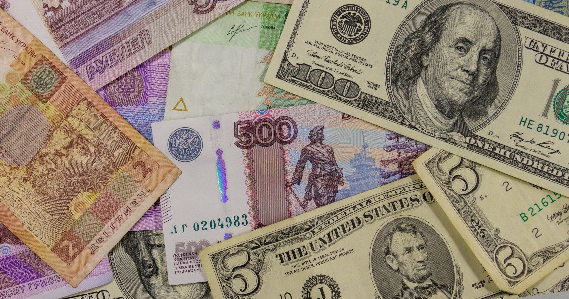 Guerra Russia-Ucraina, sale il tasso di cambio rublo-dollaro