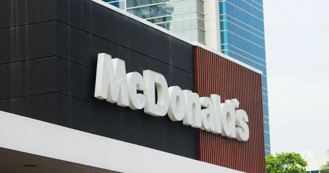 McDonald’s entra nel mondo NFT con tre opere di giovani artisti italiani e la partecipazione di Ghali