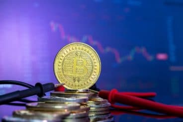 Analisi dei prezzi di Bitcoin ($37,7k), Ethereum ($2,5k), XRP