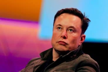 Elon Musk “svela” l’identità di Satoshi Nakamoto