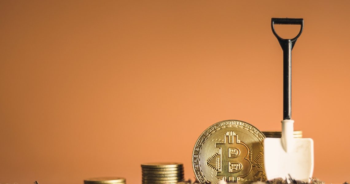Peter Schiff prevede una lunga corsa a ribasso per Bitcoin