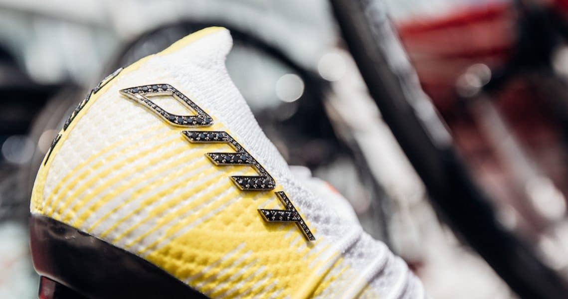ItaliaNFT: all’asta le scarpe coi diamanti di Tadej Pogacar del Tour di France