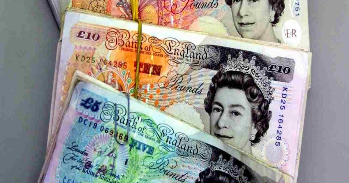 La Sterlina britannica crolla ai minimi storici contro il dollaro