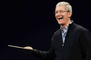 Tim Cook, CEO di Apple, sostiene la tecnologia AR