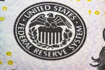 Jerome Powell rassicura il settore crypto, ma nel frattempo la Fed alza i tassi di interesse