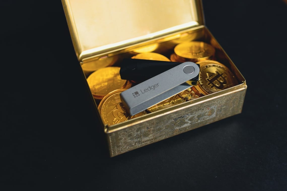 ledger nano gold crypto
