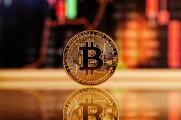 Il valore di Bitcoin scende sotto i 30.000 dollari: movimenti sospetti associati all’exchange Mt. Gox