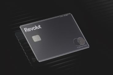 Revolut lancia la carta platino Ultra: cashback, trading potenziato e molto altro