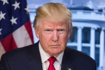 Donald Trump lancia la nuova collezione NFT “Mugshot Edition”