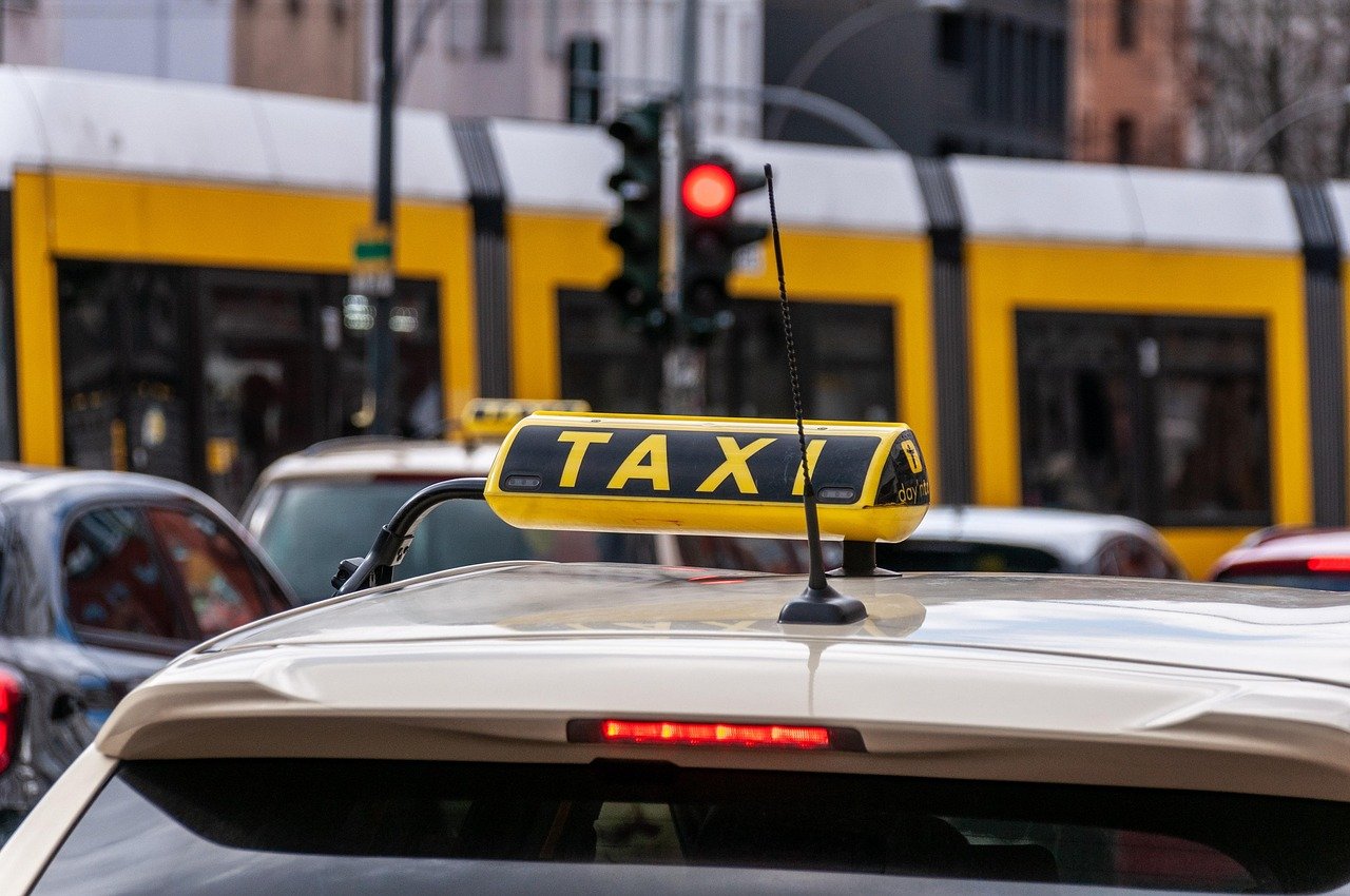 Robotaxi: Avalanche e Toyota testano una flotta tokenizzata